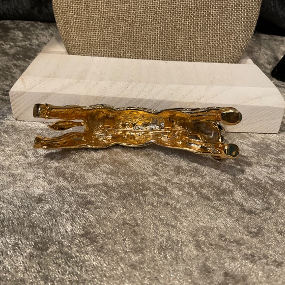 Vintage Africa Inspired Large Zebra Curved Shoulder Pin - Picture 3 of 4